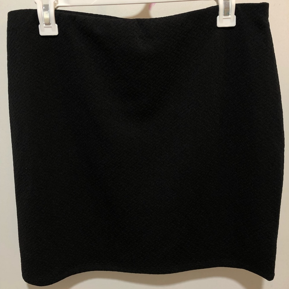 Black Xhiliration Stretch textured mini skirt